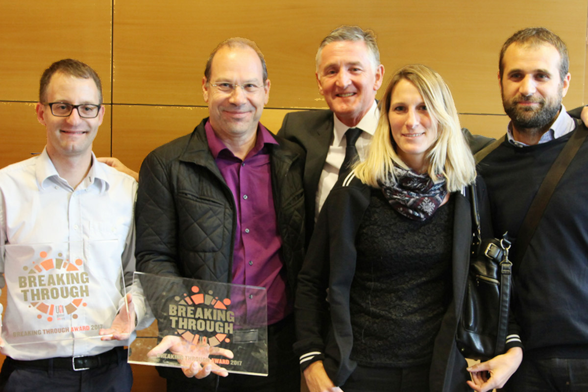 Delegation der Generali-Angestellten bei der Preis-Übergabe