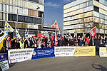 Protest von Unia, SEV und Syndicom vor den Hauptsitzen von SBB und Post in Bern
