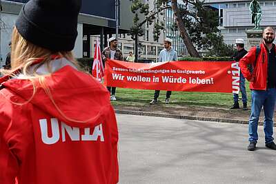 Azione di lavoratori e lavoratrici della gastronomia a Zurigo