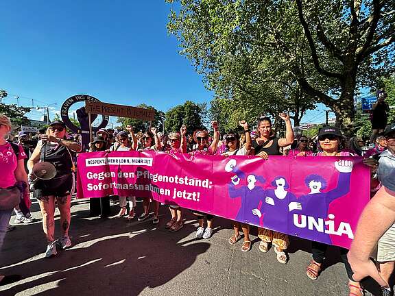 Frauenstreik-Demo 2023 in Bern