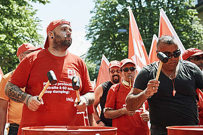 Die Bauarbeiten haben genug vom respektlosen Auftreten der Baumeister. 