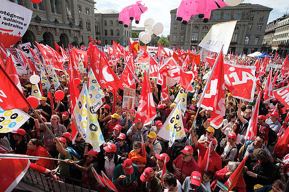 Les rentes des caisses de pension diminuent et les rentes AVS sont à la traîne des salaires. 