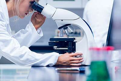 La fermeture annoncée par BASF est un coup dur pour la recherche et l’industrie en Suisse. (image: shutterstock.com)