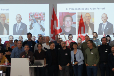 Photo de groupe avec les délégué-e-s et Aldo Ferrari