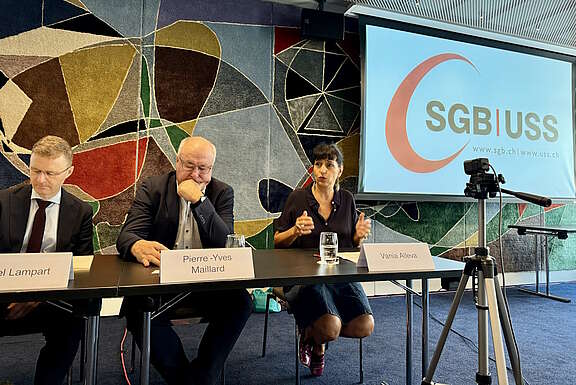[Translate to Italiano:] Unia-Präsidentin Vania Alleva an der SGB-Lohn-Pressekonferenz