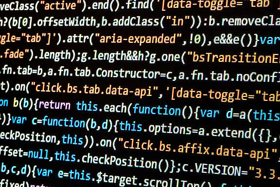 Computer-Code auf Bildschirm