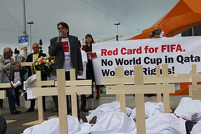 Stopp der Sklaverei auf FIFA-Baustellen