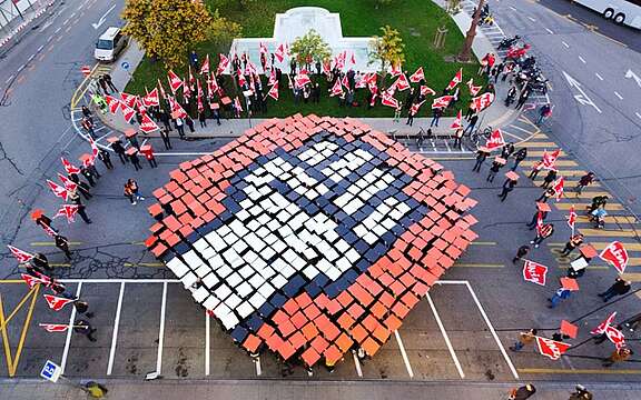 Le delegate e i delegati al Congresso hanno discusso la strategia organizzativa per i prossimi quattro anni.