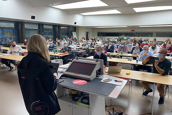 Voller Saal an der Unia-DV