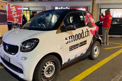 Un'auto etichettata come smood.ch