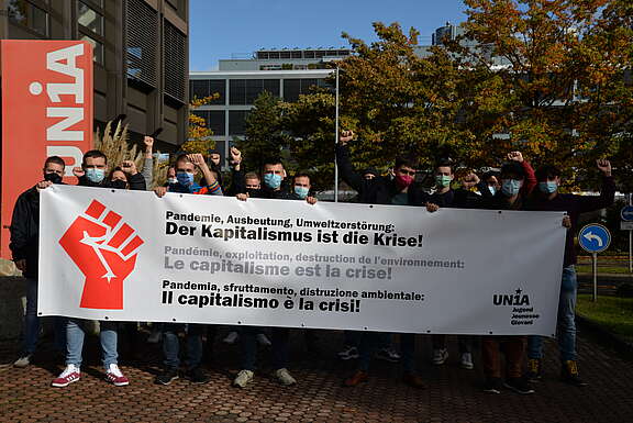 Teilnehmende der Unia-Jugendkonferenz in Bern 