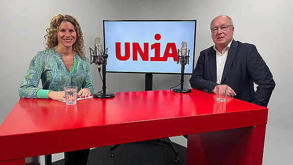 SGB-Präsident Pierre-Yves Maillard mit Susanne Hueber im Industrie-News-Studio
