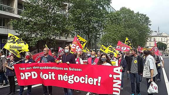 Unia-Delegation an der Kundgebung in Paris