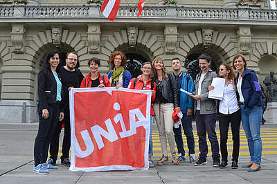 Angestellte in Tessiner Tankstellenshops fordern Mindestlohn wie in der restlichen Schweiz