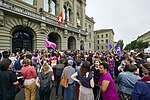 Lo sciopero delle donne sulla Piazza federale di Berna.