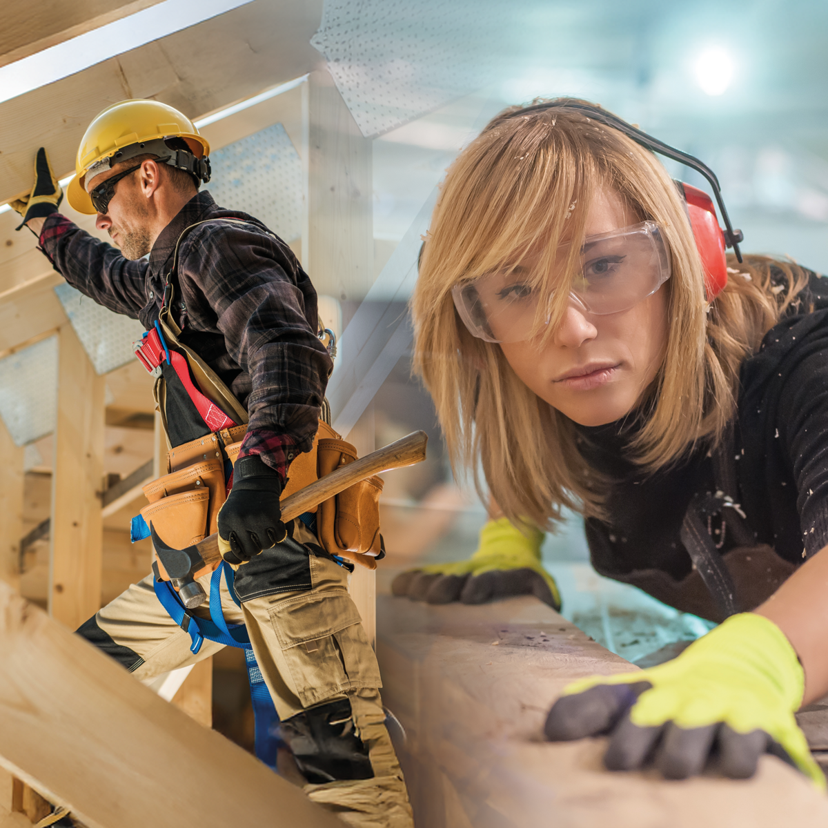 Zimmermann und Schreinerin arbeiten mit Schutzbrille, Gehörschutz und Werkzeug an Holzbalken in der Werkstatt bzw. auf der Baustelle.