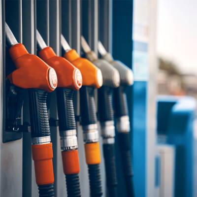 Pompes à essence d'une station-service 