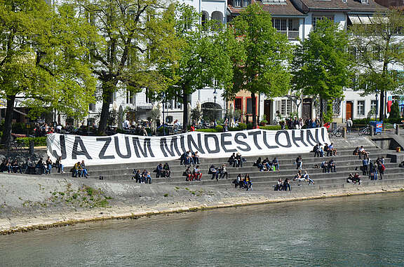 La campagna per un salario minimo a 4000 franchi ha dato frutti. 