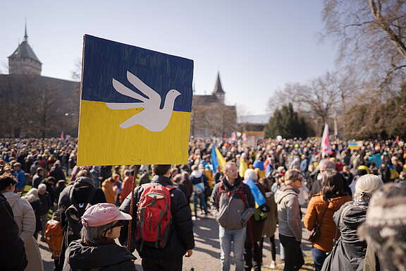 [Translate to Français:] Eine Demonstration gegen den Krieg in der Ukraine