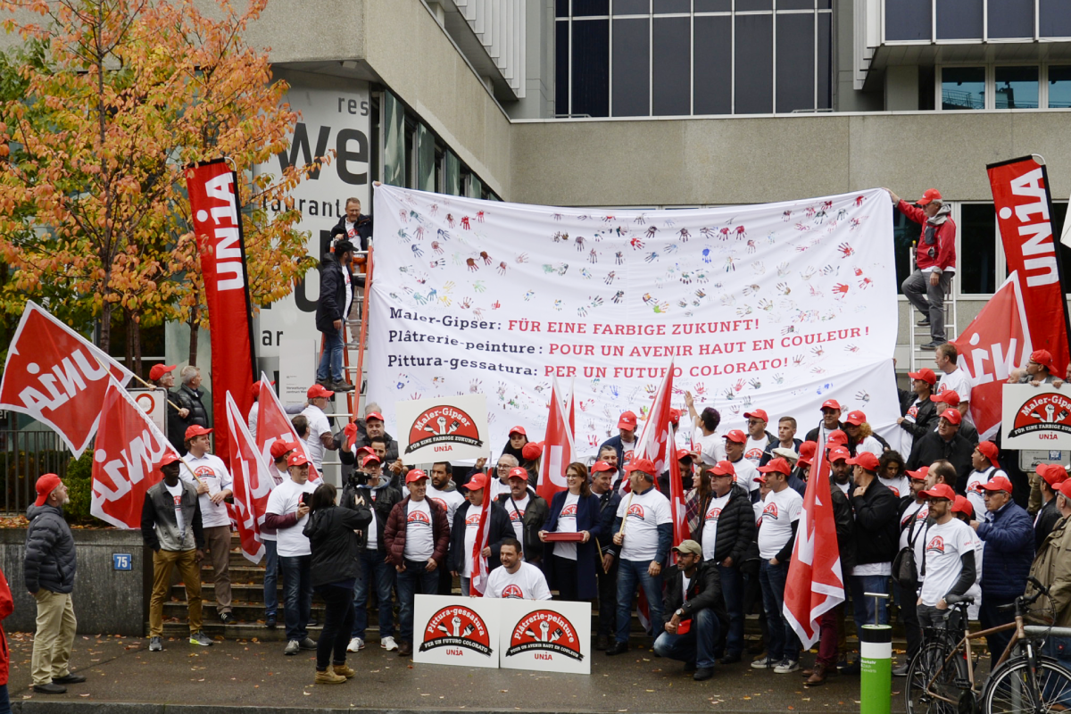 I delegati e le delegate Unia alla Landsgemeinde del ramo della pittura a Zurigo