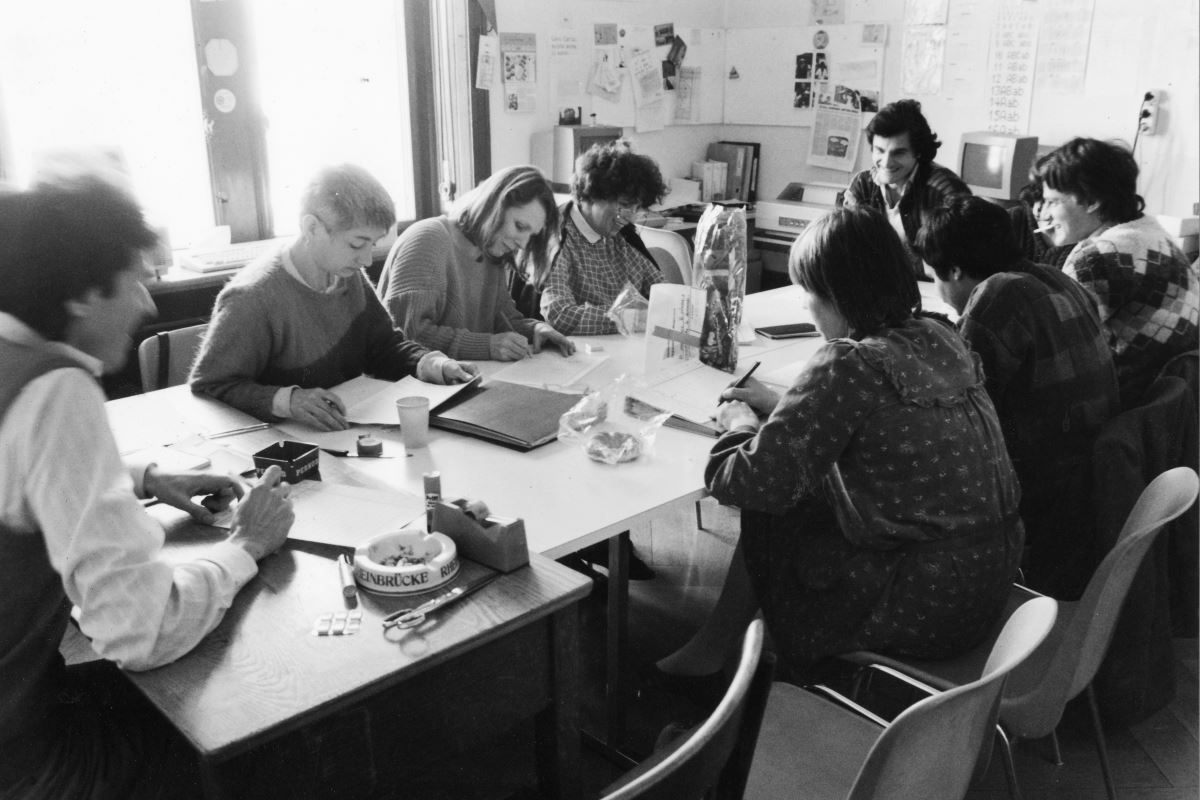 Una riunione del personale Ecap nel 1980