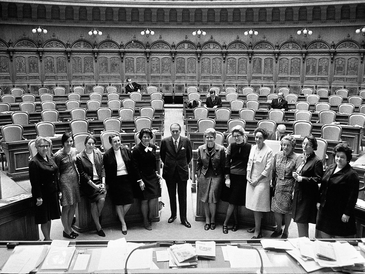 La storia delle donne in Svizzera, dal diritto di voto ai giorni nostri, in un libro 